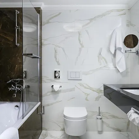 كوسوموبوليتان 5* براغ