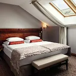 Cosmopolitan Hotel 5*