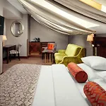 Cosmopolitan Hotel 5*