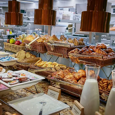 코스모폴리탄 프라하