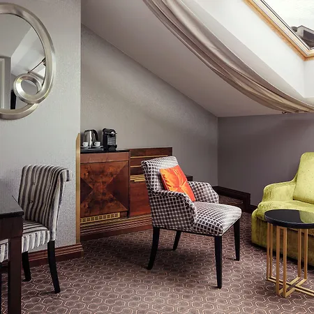 코스모폴리탄 호텔 5*