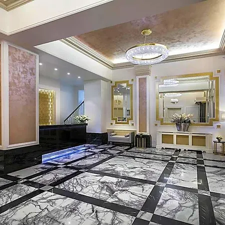 Cosmopolitan 5*
