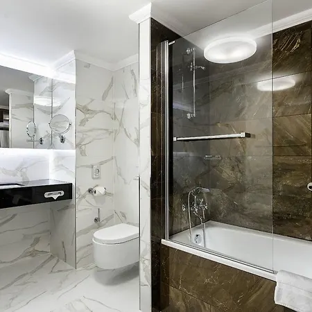 Hotel Cosmopolitan 5*