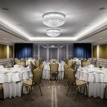 Cosmopolitan Hotel